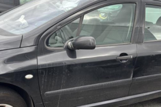 Attache ceinture arriere droit PEUGEOT 307