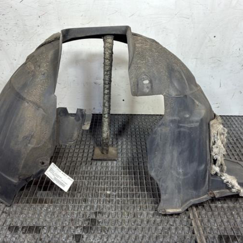 Pare boue avant gauche PEUGEOT PARTNER 2 Photo n°1