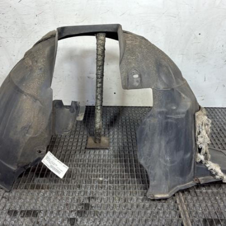 Pare boue avant gauche PEUGEOT PARTNER 2 Photo n°1