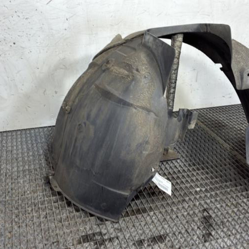 Pare boue avant gauche PEUGEOT PARTNER 2 Photo n°2