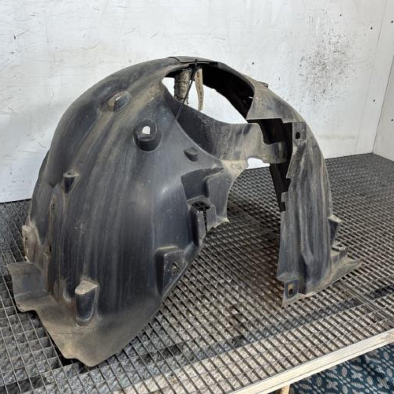 Pare boue avant gauche RENAULT CAPTUR 1 Photo n°2