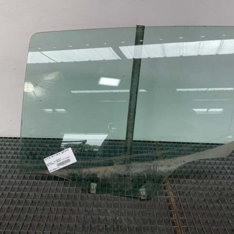 Vitre arriere gauche PEUGEOT 207 Photo n°3