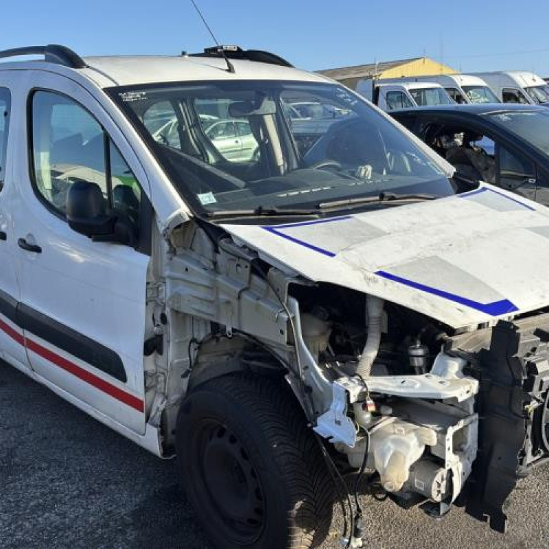 Pare boue arriere droit PEUGEOT PARTNER 2 Photo n°6