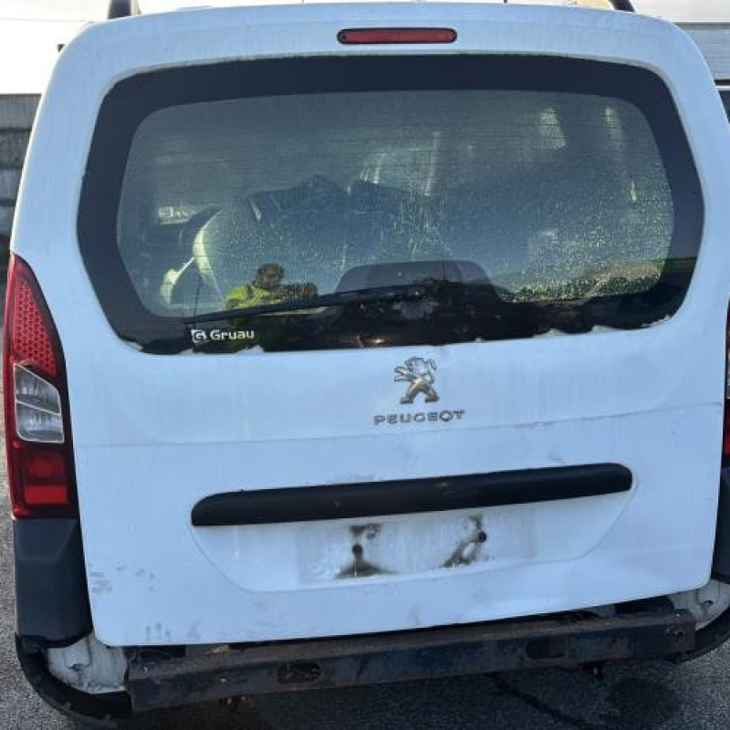 Pare boue arriere gauche PEUGEOT PARTNER 2 Photo n°9