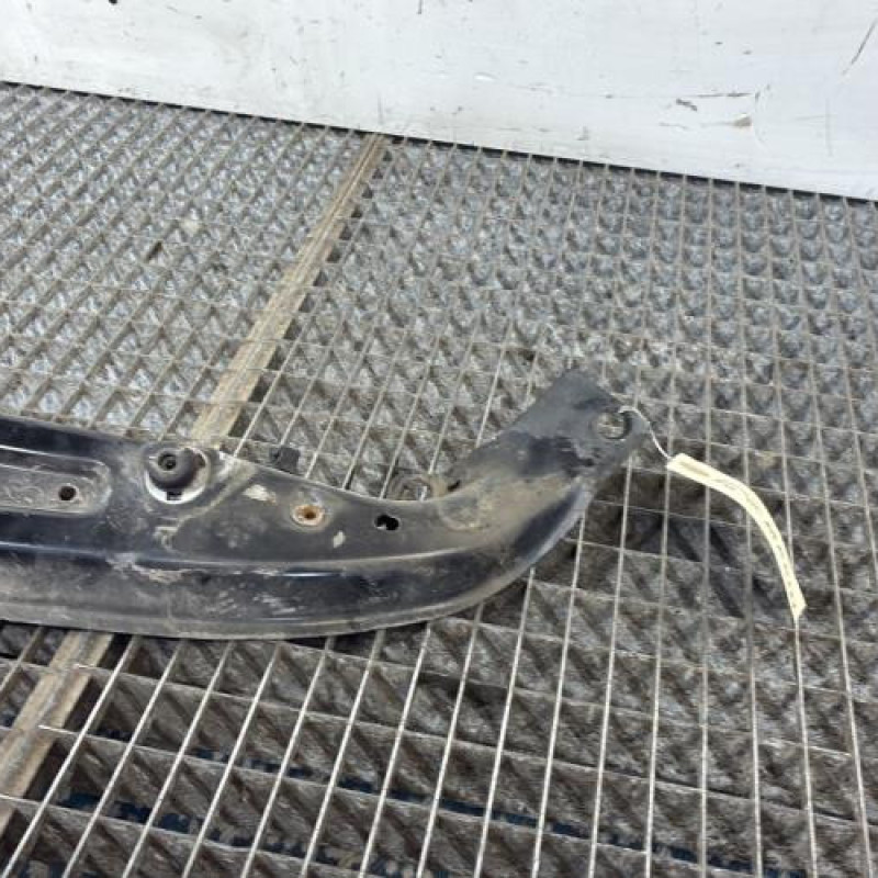 Traverse superieure PEUGEOT 206+ Photo n°3