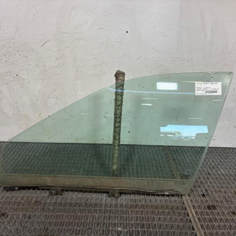 Vitre avant gauche RENAULT LAGUNA 1 Photo n°1