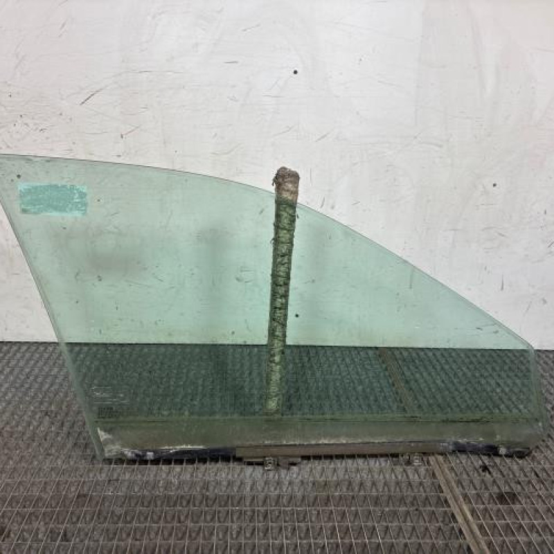 Vitre avant gauche RENAULT LAGUNA 1 Photo n°2