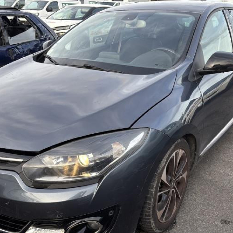 Pare choc avant RENAULT MEGANE 3 Photo n°5