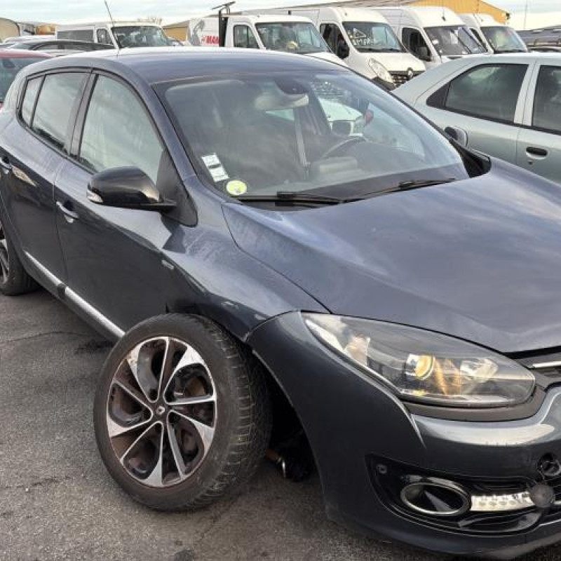 Pare choc avant RENAULT MEGANE 3 Photo n°6