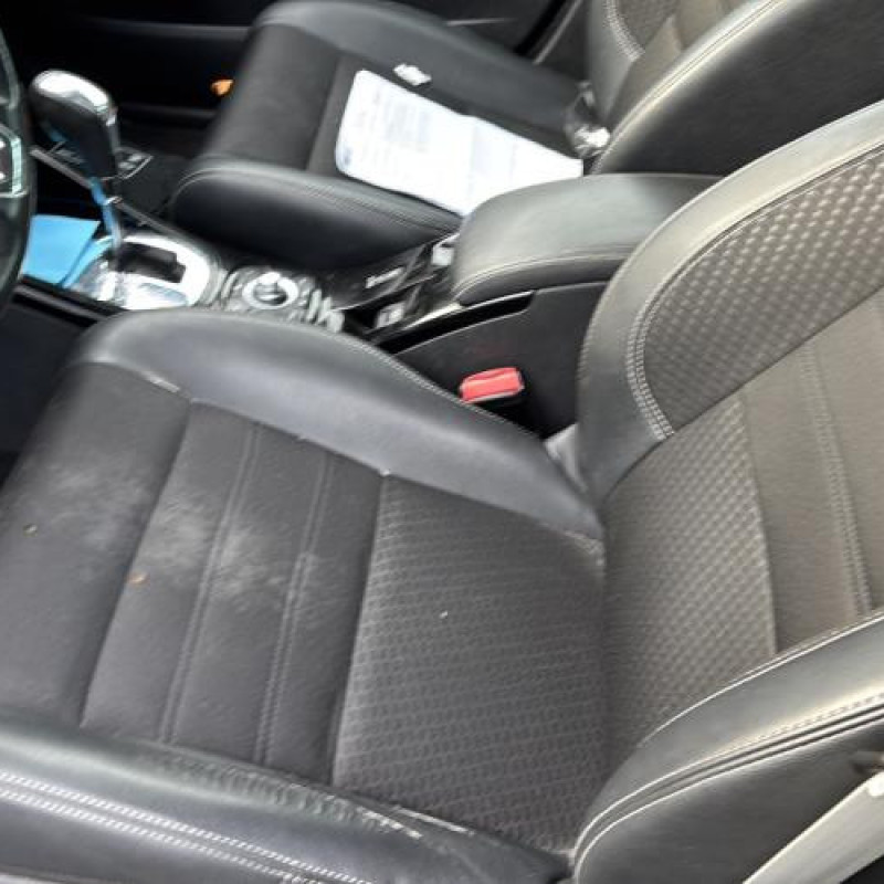 Pare choc avant RENAULT MEGANE 3 Photo n°15