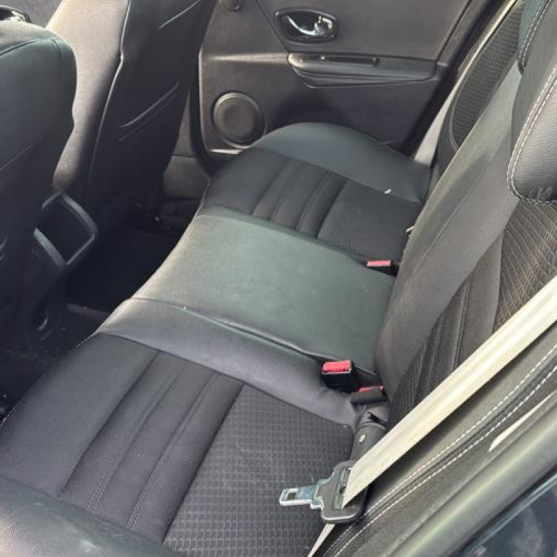 Pare choc avant RENAULT MEGANE 3 Photo n°16