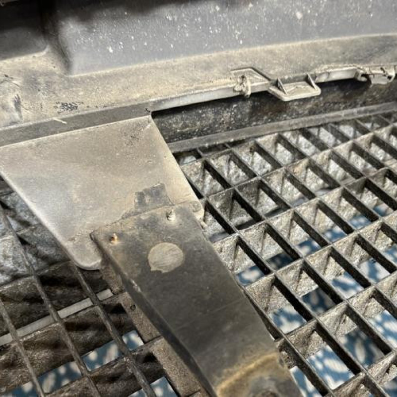 Pare choc avant PEUGEOT 206+ Photo n°6