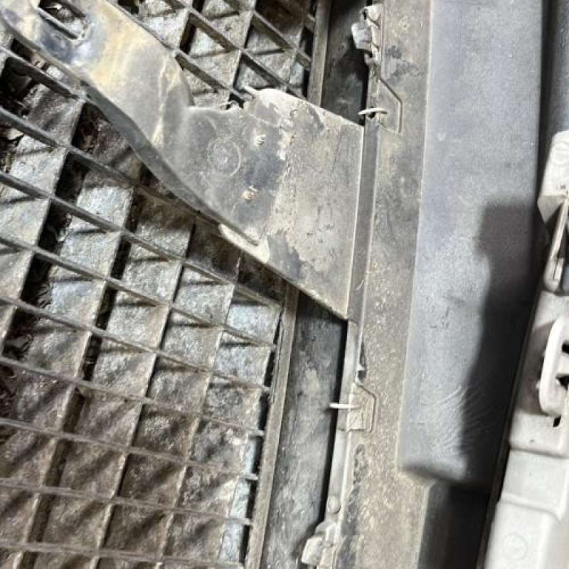 Pare choc avant PEUGEOT 206+ Photo n°7