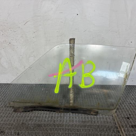 Vitre avant gauche RENAULT EXPRESS Photo n°1