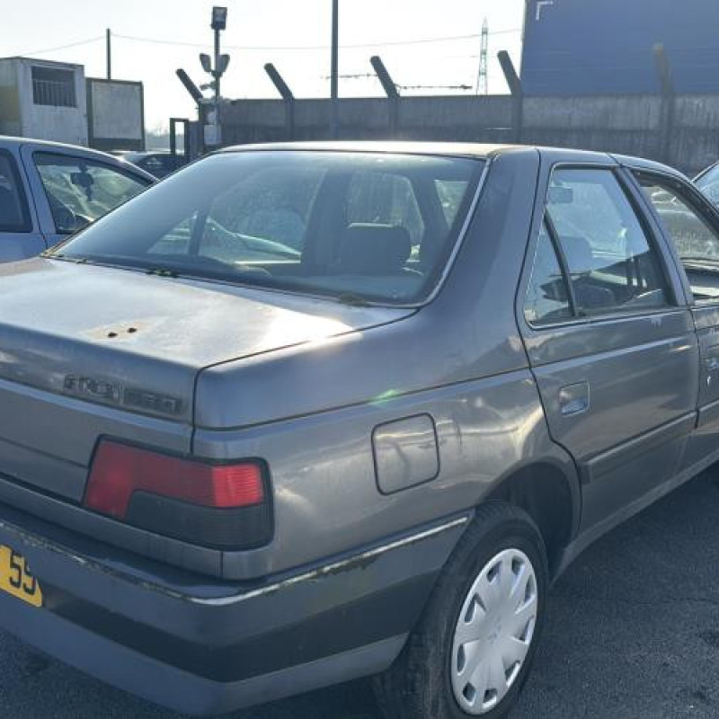 Leve vitre electrique avant gauche PEUGEOT 405 Photo n°7