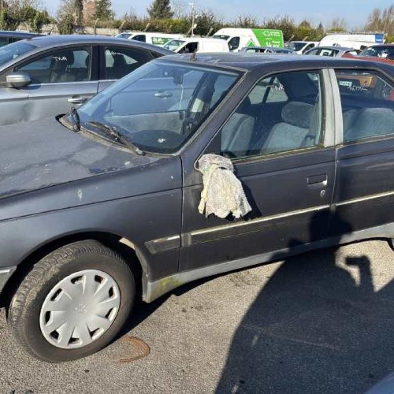 Leve vitre electrique avant gauche PEUGEOT 405 Photo n°12