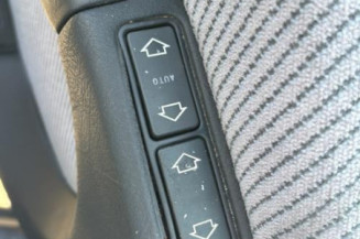 Leve vitre electrique avant gauche PEUGEOT 405