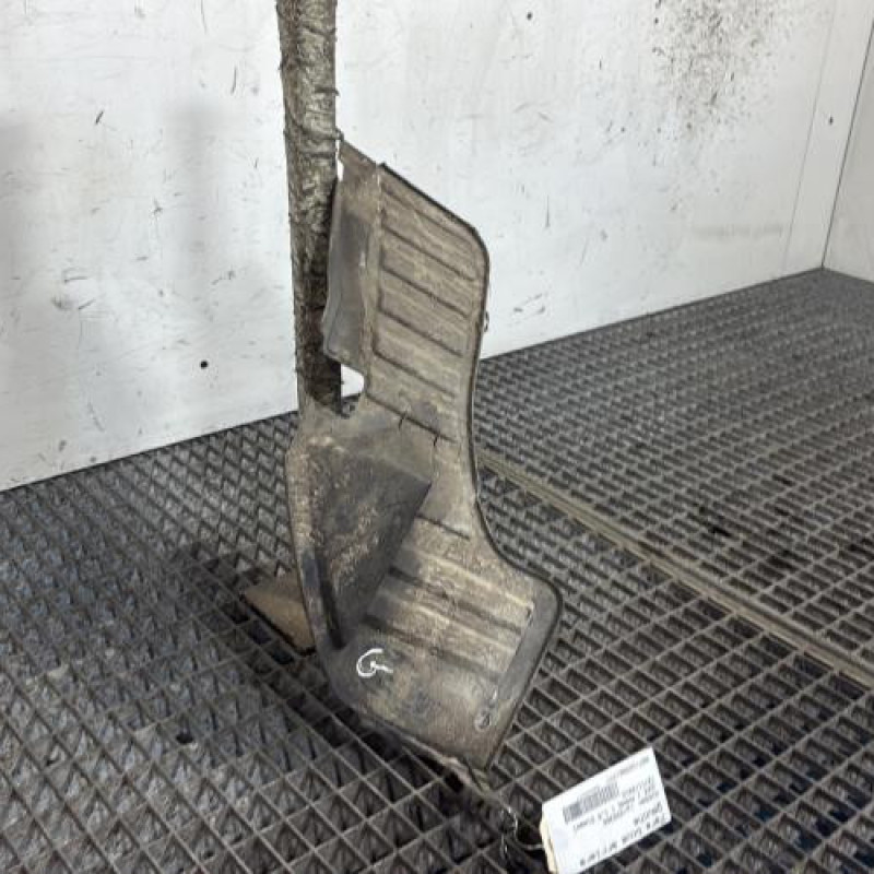 Pare boue arriere gauche NISSAN JUKE 1 Photo n°2