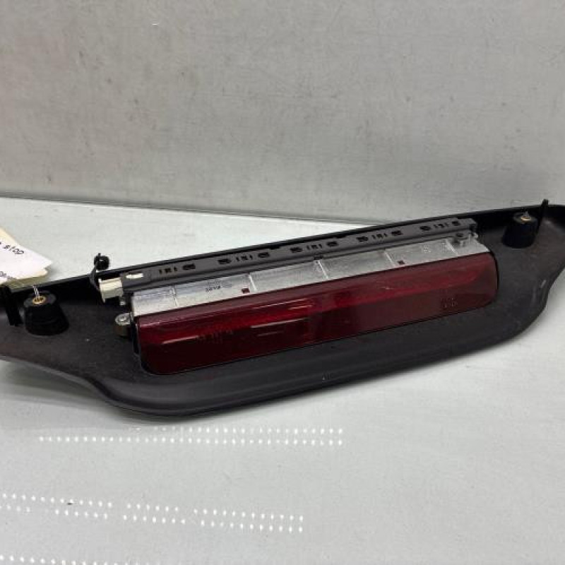 Feu arriere stop central FORD KA 2 Photo n°1