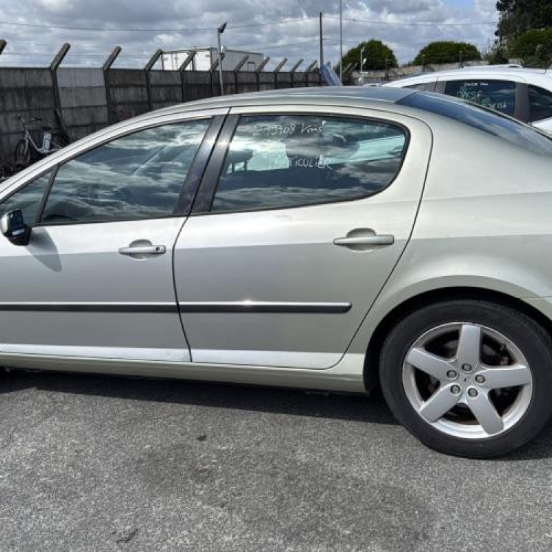 Feu arriere stop central PEUGEOT 407 Photo n°9