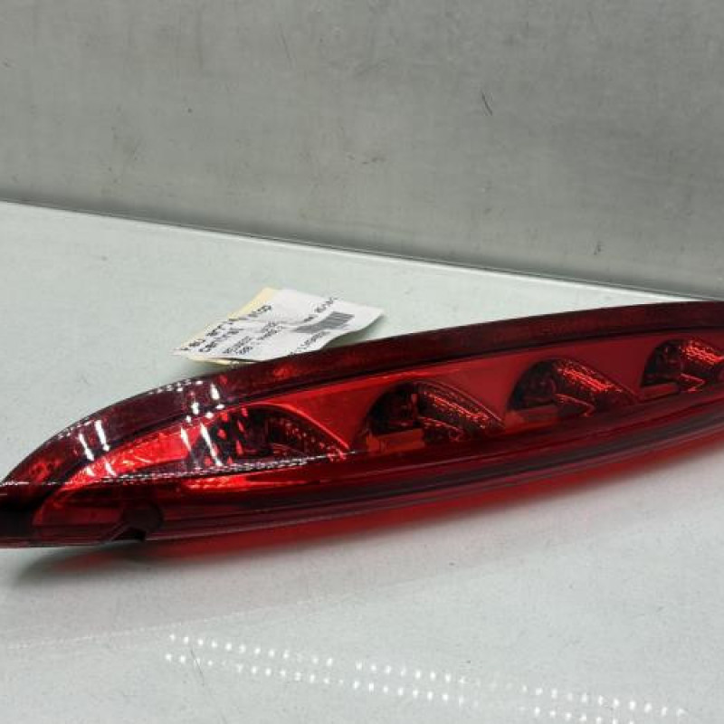 Feu arriere stop central PEUGEOT 208 1 Photo n°2