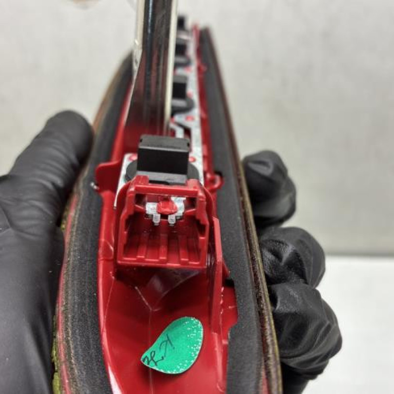 Feu arriere stop central PEUGEOT 208 1 Photo n°3