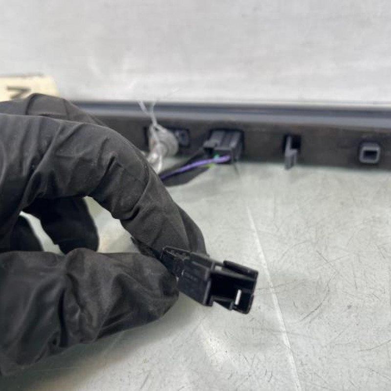 Feu arriere stop central PEUGEOT 2008 1 Photo n°3