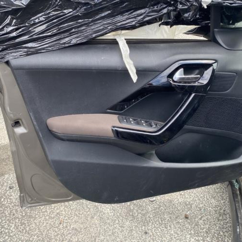 Feu arriere stop central PEUGEOT 2008 1 Photo n°13