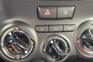 Feu arriere stop central PEUGEOT 2008 1