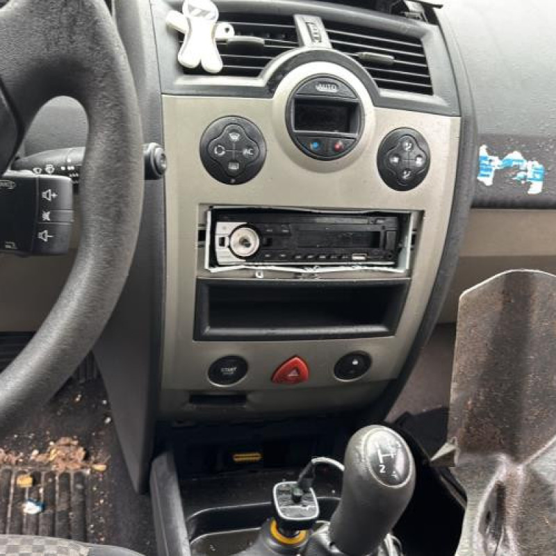 Feu arriere stop central RENAULT MEGANE 2 Photo n°17