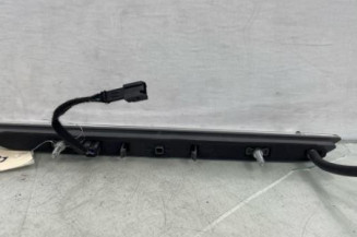 Feu arriere stop central PEUGEOT 2008 1