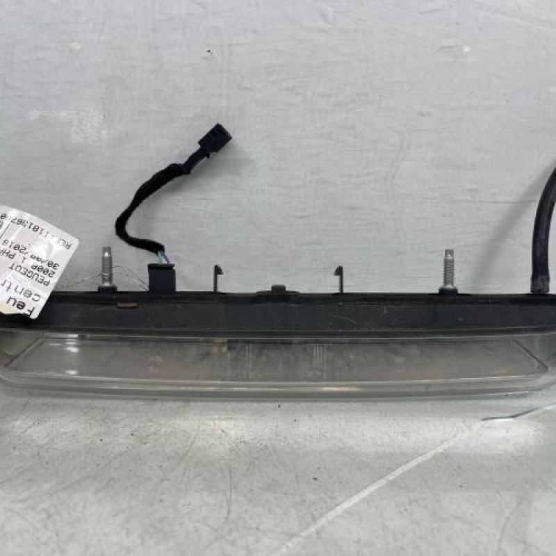 Feu arriere stop central PEUGEOT 2008 1 Photo n°4