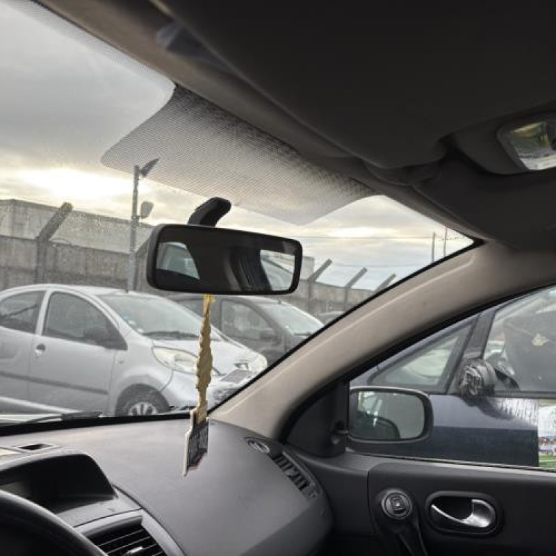 Feu arriere stop central RENAULT MEGANE 2 Photo n°17