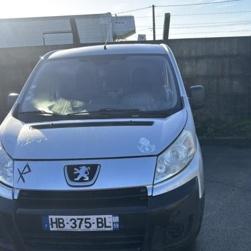 Feu arriere stop central PEUGEOT EXPERT 2 Photo n°15