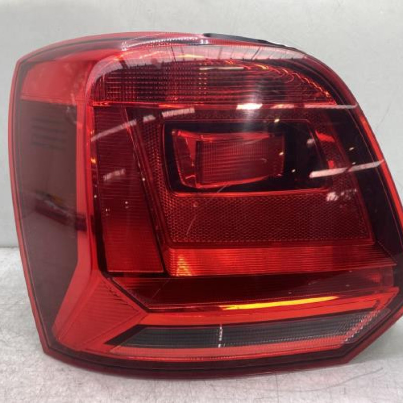 Feu arriere principal gauche (feux) VOLKSWAGEN POLO 5 Photo n°1