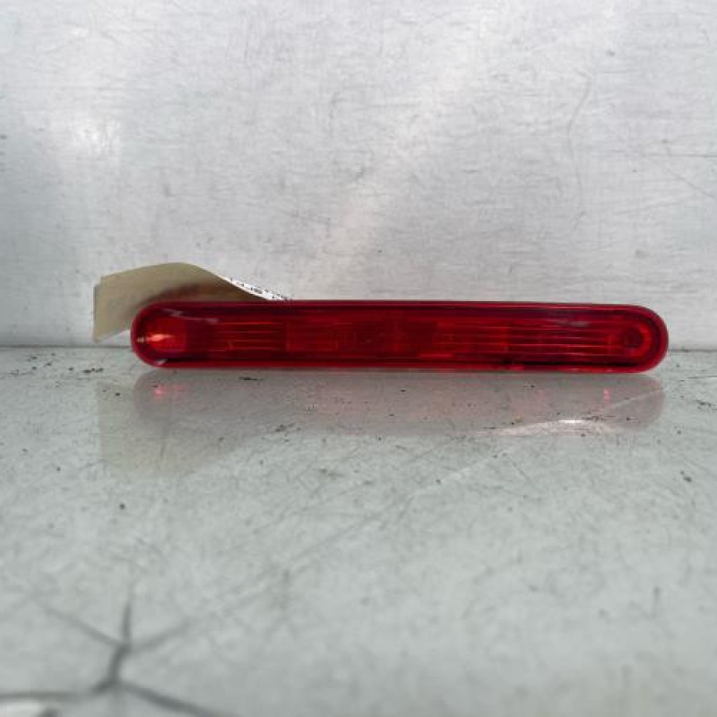 Feu arriere stop central PEUGEOT 207 Photo n°1