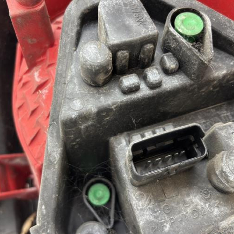 Feu arriere principal gauche (feux) RENAULT CLIO 3 Photo n°5