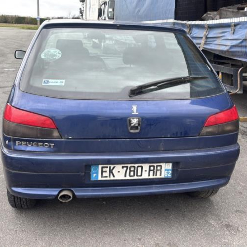 Feu arriere stop central PEUGEOT 306 Photo n°9