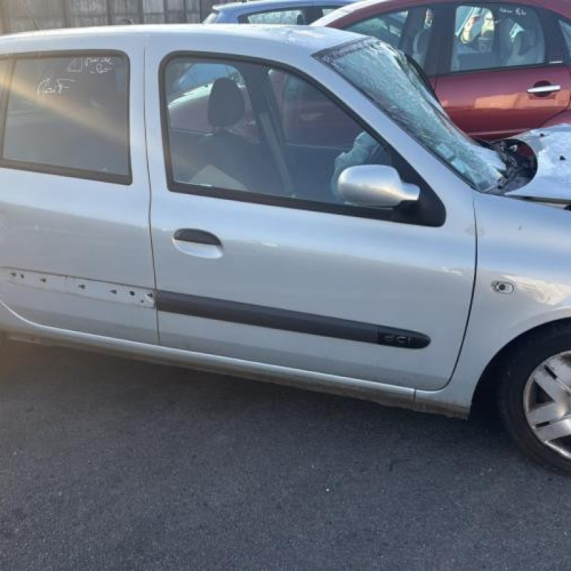 Feu arriere stop central RENAULT CLIO 2 Photo n°14