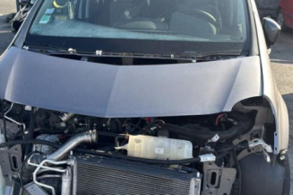 Feu arriere stop central RENAULT GRAND MODUS