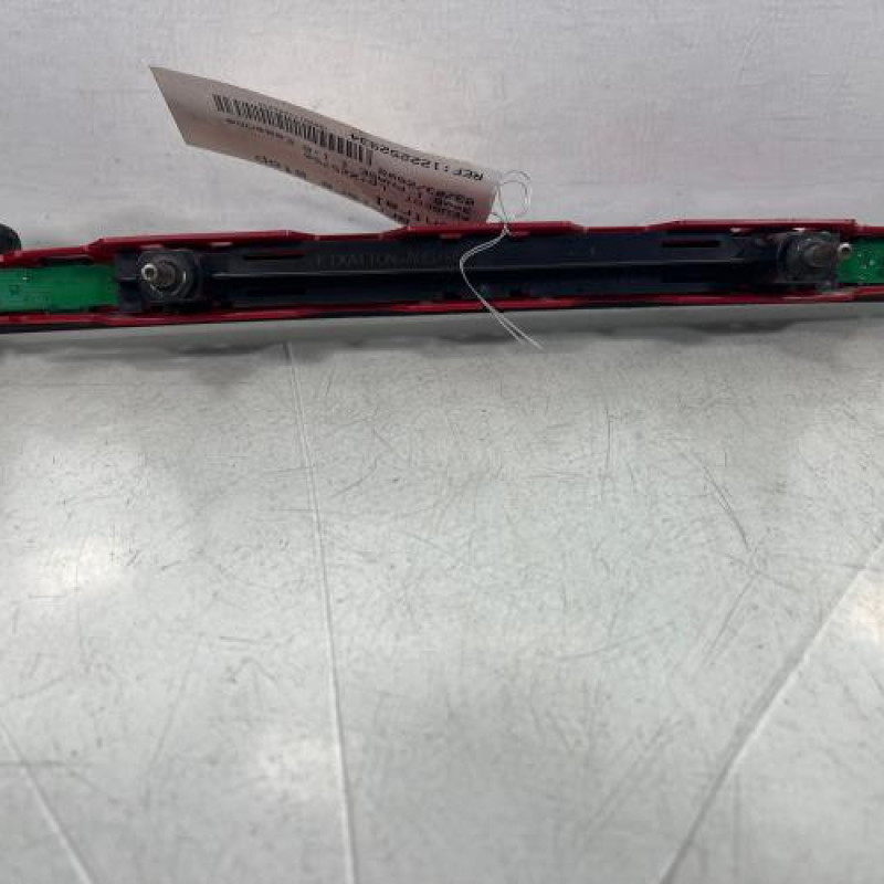 Feu arriere stop central PEUGEOT 3008 1 Photo n°2