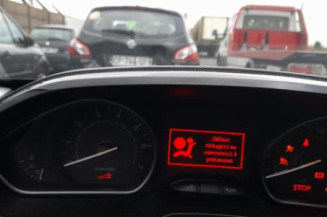 Feu arriere stop central PEUGEOT 208 1