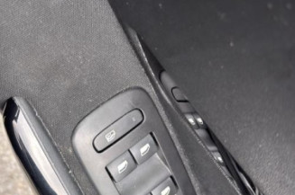 Feu arriere stop central PEUGEOT 208 1