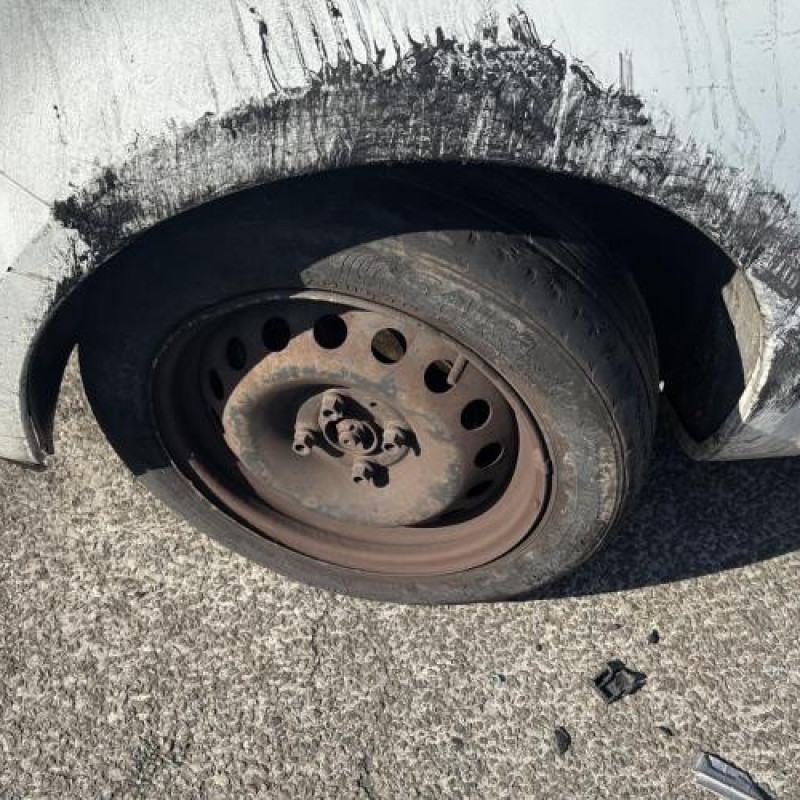 Feu arriere stop central RENAULT MODUS Photo n°16