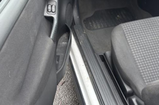 Aile avant droit OPEL CORSA C