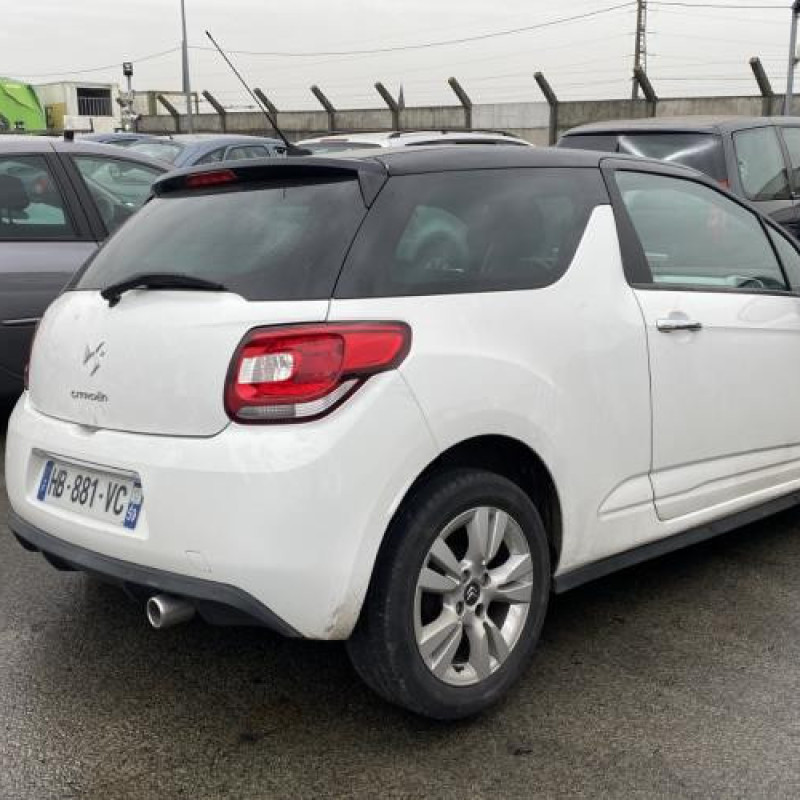 Feu arriere stop central CITROEN DS3 Photo n°7