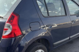 Feu arriere stop central DACIA SANDERO 1