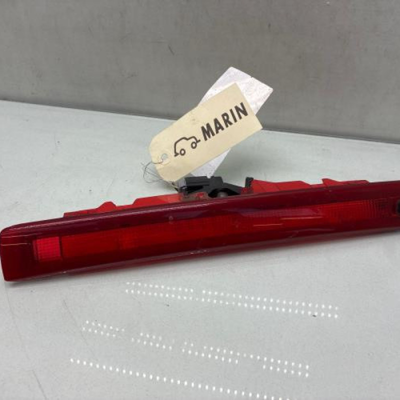 Feu arriere stop central RENAULT CLIO 3 Photo n°1