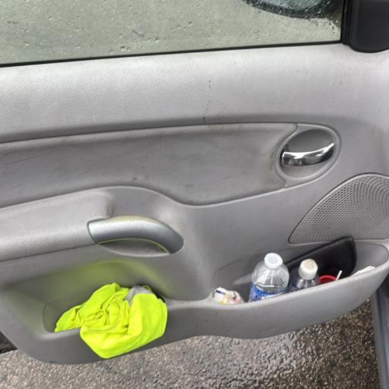 Feu arriere stop central CITROEN C3 1 Photo n°15