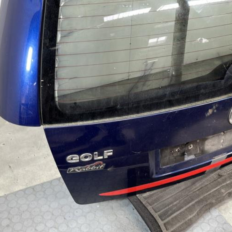 Malle/Hayon arriere VOLKSWAGEN GOLF 4 Photo n°5